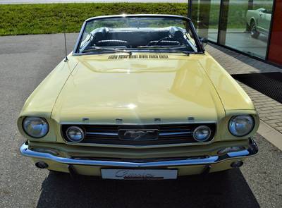 Ford Mustang V8 Convertible