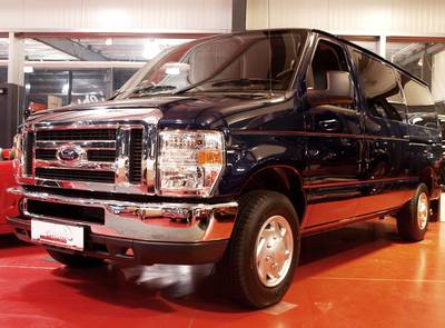 Ford E-150 XL Econoline