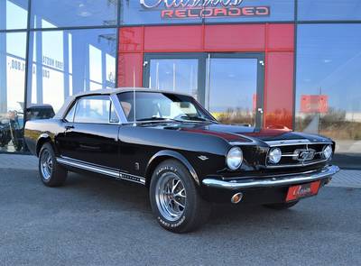 Ford Mustang V8 Convertible