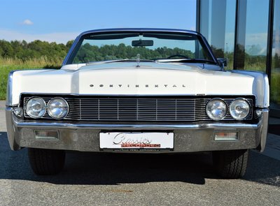 Lincoln Continental 4-door Convertible