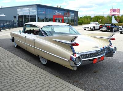 Cadillac Sedan DeVille 390cui V8
