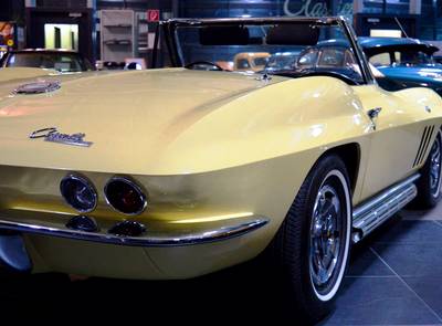 Corvette C2 Sting Ray   327/300
