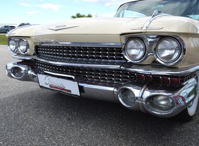Cadillac Sedan DeVille 390cui V8