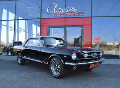 Ford Mustang V8 Convertible