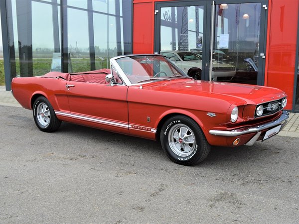 Ford Mustang GT K-Code Cobra V8
