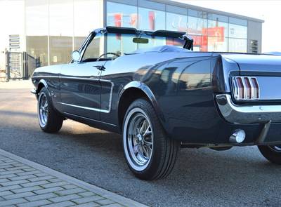 Ford Mustang Cabrio V8 ERSTBESITZ