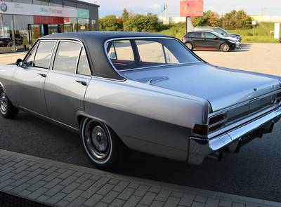 Opel Admiral V8