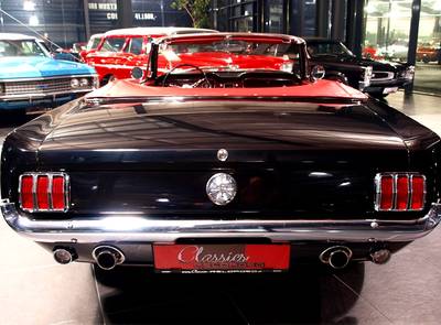 Ford Mustang 260 V8