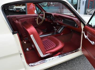 Ford Mustang Fastback V8