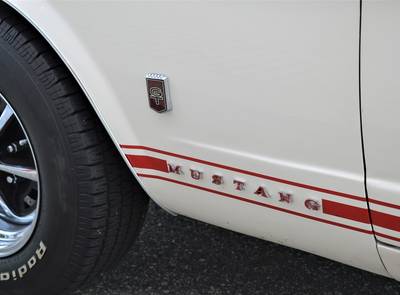 Ford Mustang Fastback V8