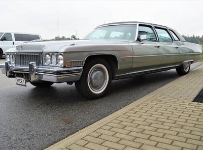 Cadillac Fleetwood Seventy-Five,  9 - Passenger