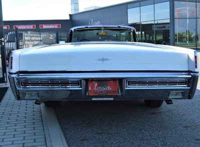 Lincoln Continental 4-door Convertible