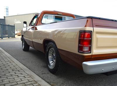 Dodge D150 Ram Frame-Off, 390cui, Air Ride
