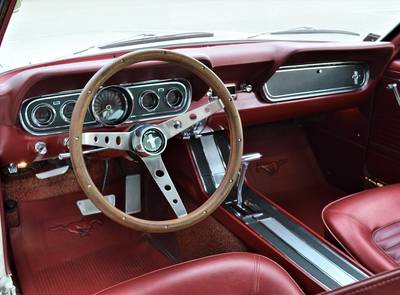 Ford Mustang Fastback V8