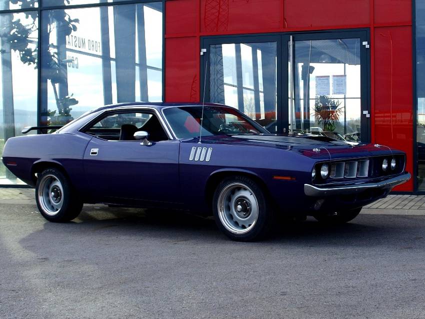 Plymouth Cuda 440 "Six-Pack"
